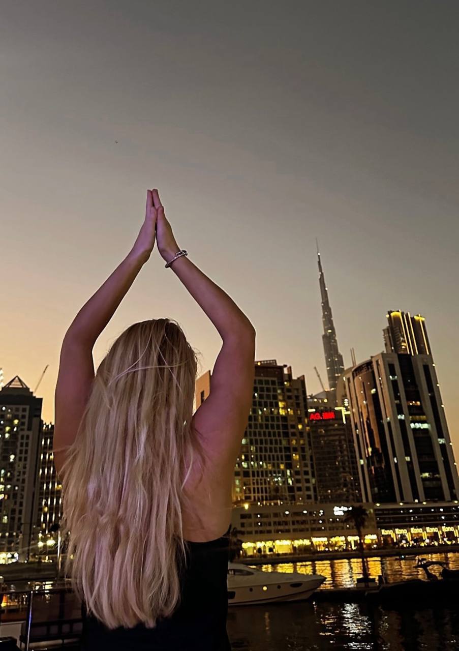 Private one-to-one coaching session against the Dubai skyline